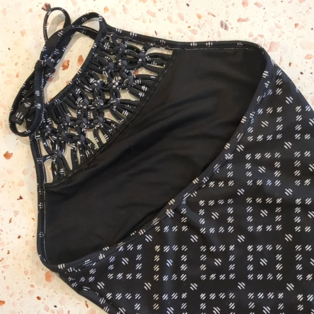 Old Navy black white
